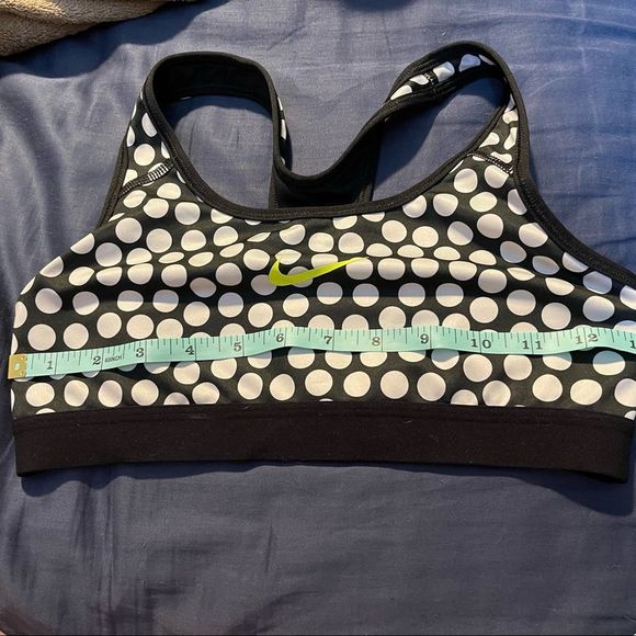 ✨Black and White Nike Dri-fit Polkadot Sports Bra ✨ - Picture 5 of 7